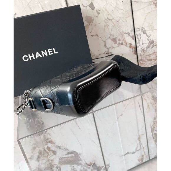 Chanel Women Pre-Loved Bag Very Good Condition - Picture 5 of 9